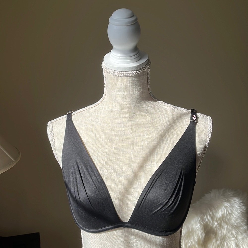 NEVER WORN, Victoria’s Secret bralette, black with gold details.